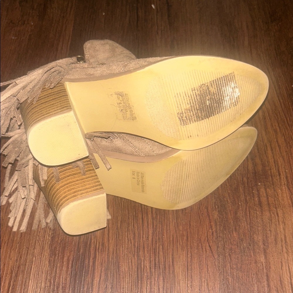 Charlotte Russe tan tassel pointed toe ankle booties/boots size 6 - Picture 5 of 6